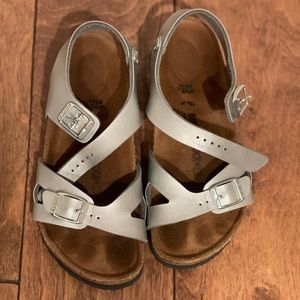 Youth Birkenstock, size 33, Big Kid size 2-2.5.
